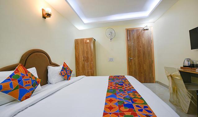 Hotel Immense Residency à Faridabad Extérieur photo
