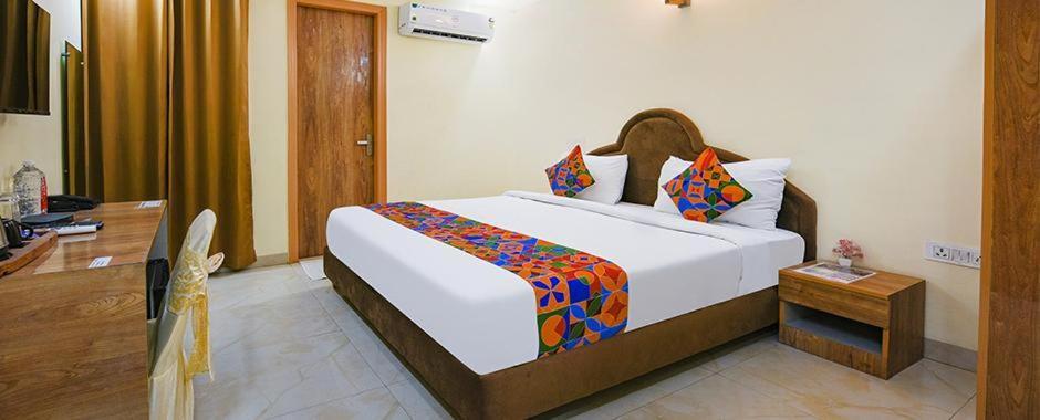 Hotel Immense Residency à Faridabad Extérieur photo