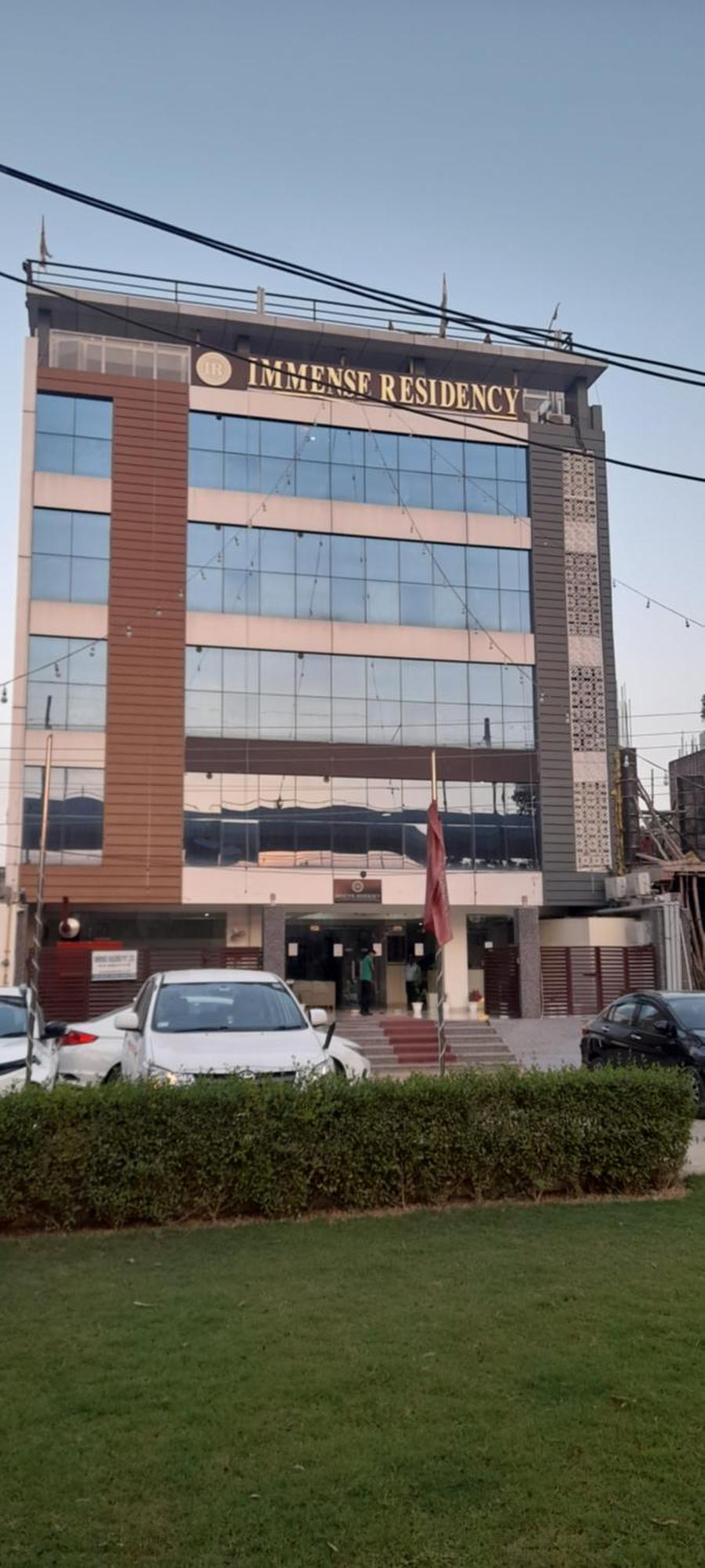 Hotel Immense Residency à Faridabad Extérieur photo
